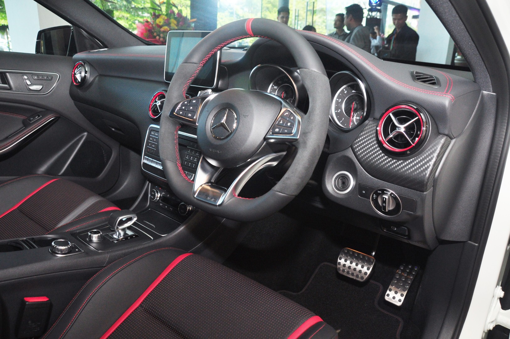 Mercedes-Benz A 45 AMG - 16